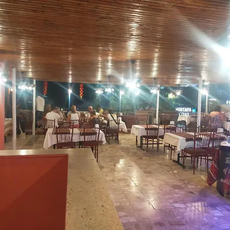 Mustafa בית הארחה פמוקלה